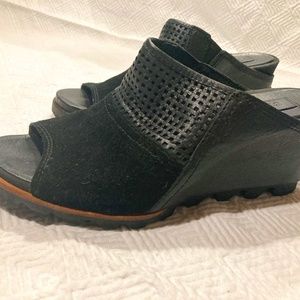 Sorel Black Slip on wedges Size 8